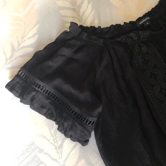 Black off the Shoulder Peasant Crop top NWOT - Renaissance / Western Style - Picture 10 of 12